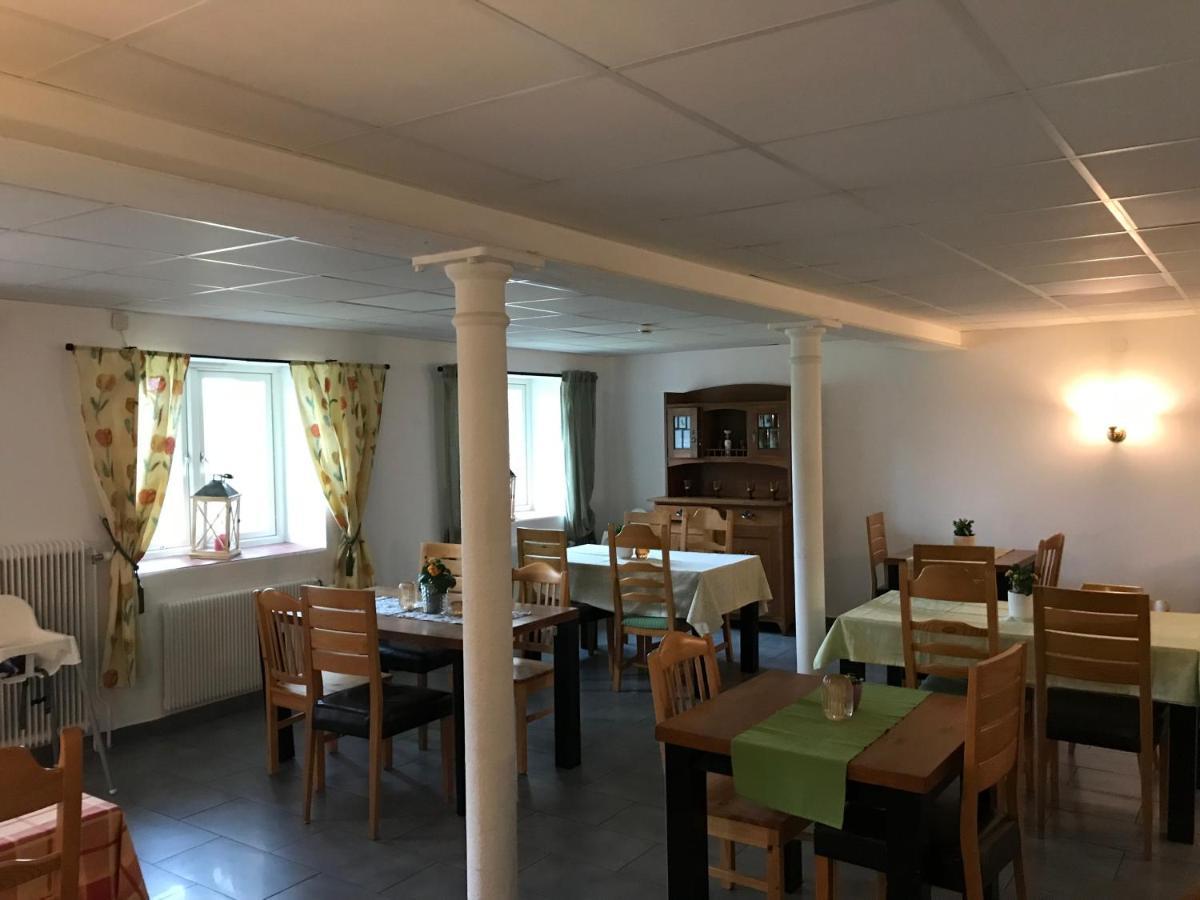 Hunnebergs Gard Hostel & Camping Vargon Εξωτερικό φωτογραφία